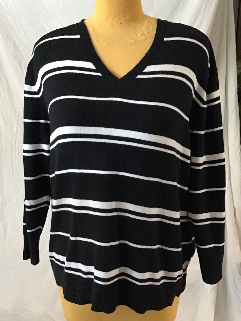 Ava & Viv Black and White Striped V-Neck Sweater